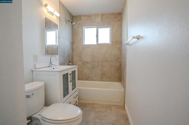 52 Bell Dr, Pittsburg, CA 94565