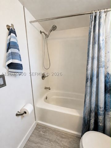 1195 NW 125th Ct 101, Miami, FL 33182