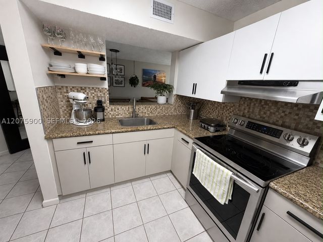 1195 NW 125th Ct 101, Miami, FL 33182