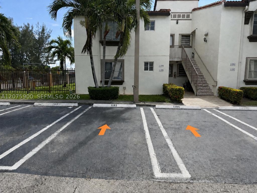 1195 NW 125th Ct 101, Miami, FL 33182