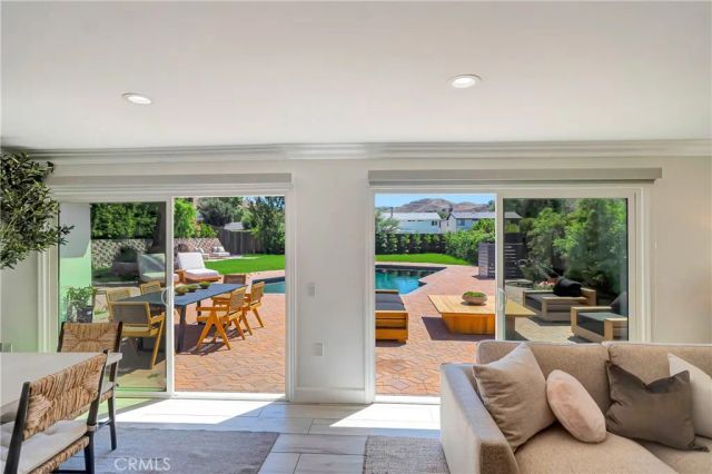 5420 Parkmor, Calabasas, CA 91302