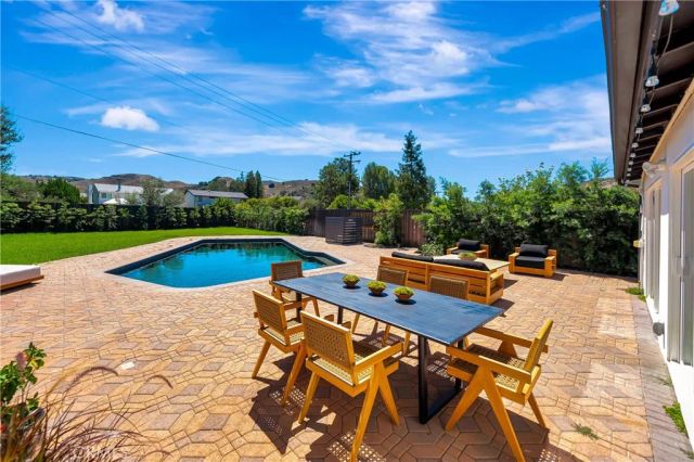 5420 Parkmor, Calabasas, CA 91302