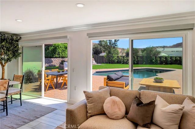 5420 Parkmor, Calabasas, CA 91302