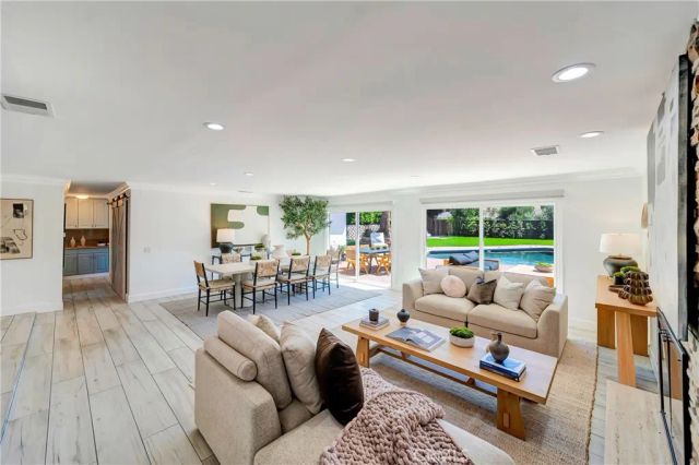 5420 Parkmor, Calabasas, CA 91302