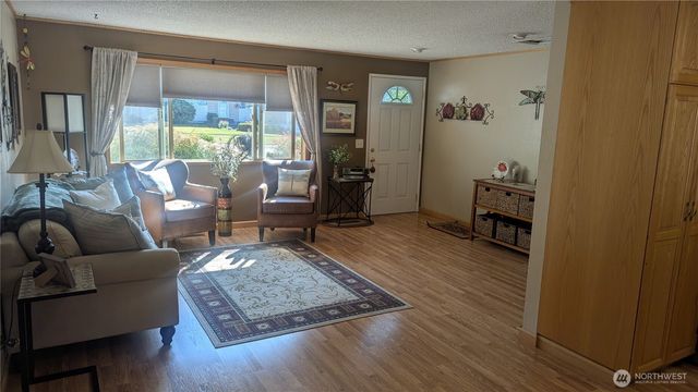 17104 24th Avenue SE, Bothell, WA 98012