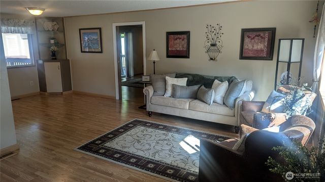 17104 24th Avenue SE, Bothell, WA 98012