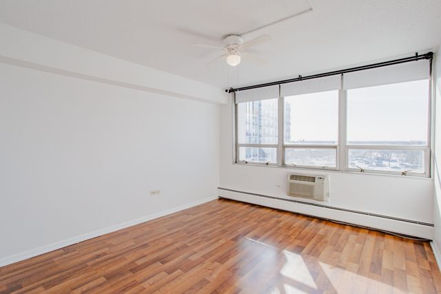 8801 W Golf Road 6B, Niles, IL 60714