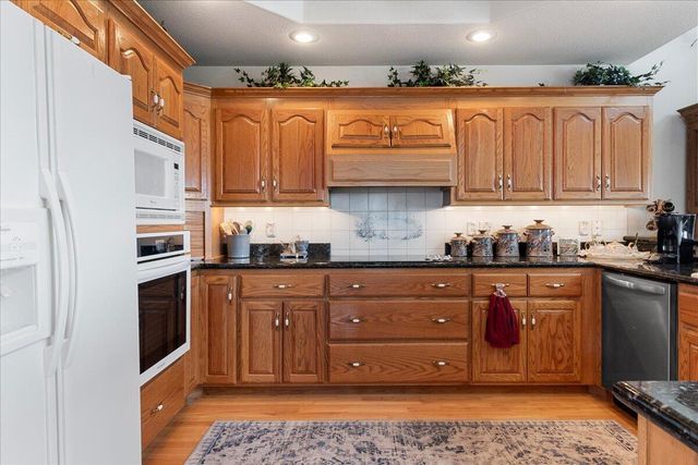 500 Navajo Trail, Kimberling City, MO 65686