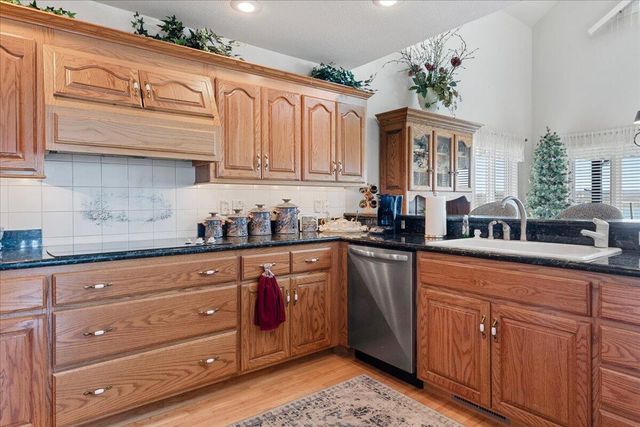 500 Navajo Trail, Kimberling City, MO 65686