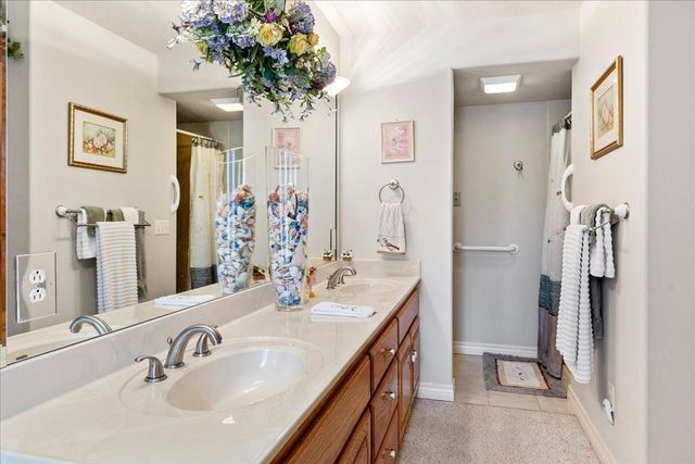 500 Navajo Trail, Kimberling City, MO 65686