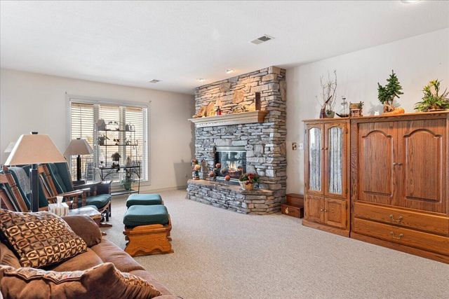 500 Navajo Trail, Kimberling City, MO 65686