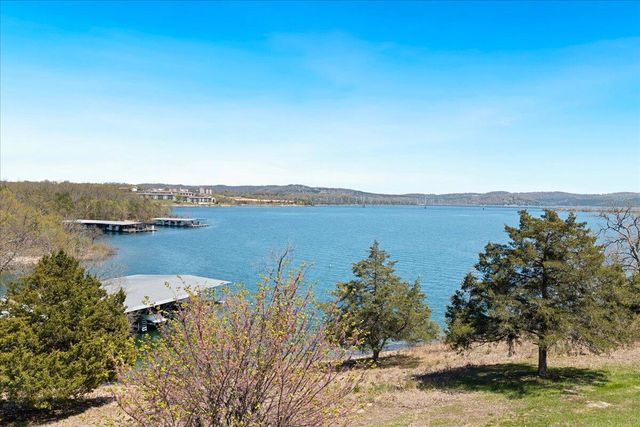 500 Navajo Trail, Kimberling City, MO 65686