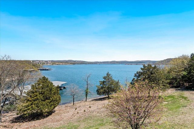500 Navajo Trail, Kimberling City, MO 65686