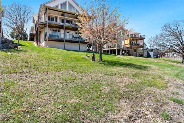 500 Navajo Trail, Kimberling City, MO 65686
