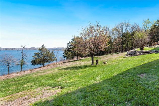 500 Navajo Trail, Kimberling City, MO 65686