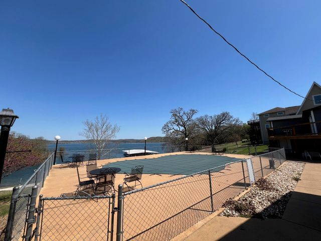 500 Navajo Trail, Kimberling City, MO 65686