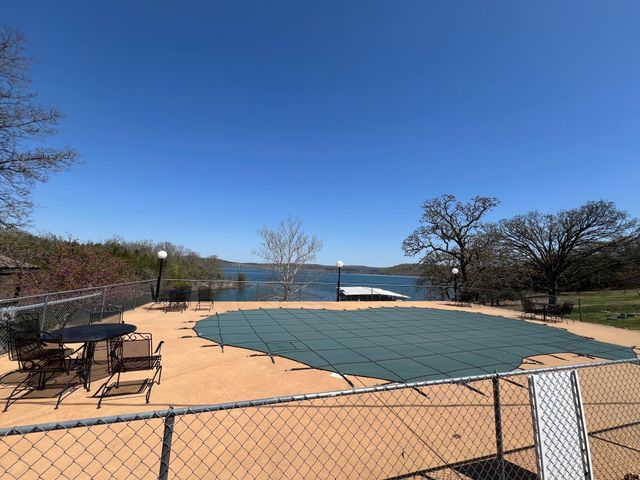 500 Navajo Trail, Kimberling City, MO 65686