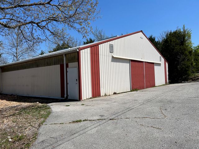 500 Navajo Trail, Kimberling City, MO 65686
