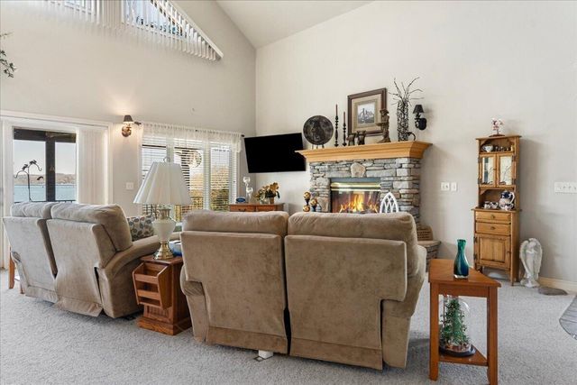 500 Navajo Trail, Kimberling City, MO 65686
