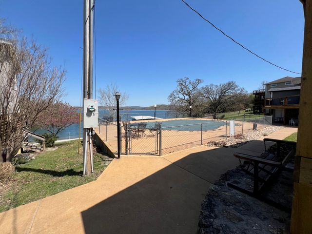 500 Navajo Trail, Kimberling City, MO 65686