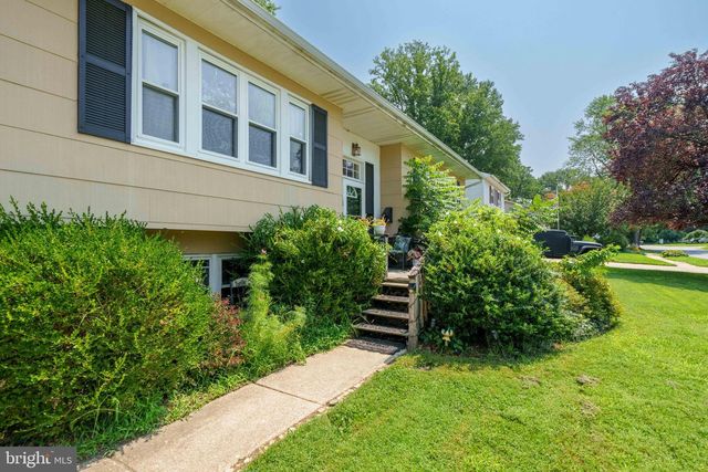 48 GILL DR, Newark, DE 19713