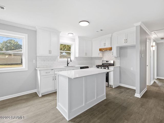 1311 Dillard Street, New Iberia, LA 70560