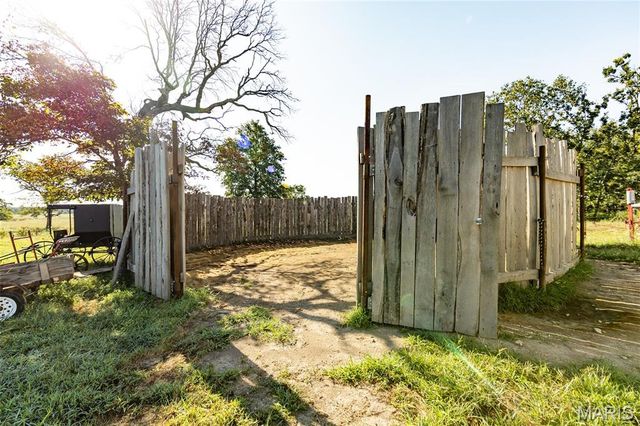 1206 Roark Drive, Summersville, MO 65571