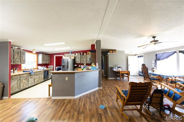 1206 Roark Drive, Summersville, MO 65571