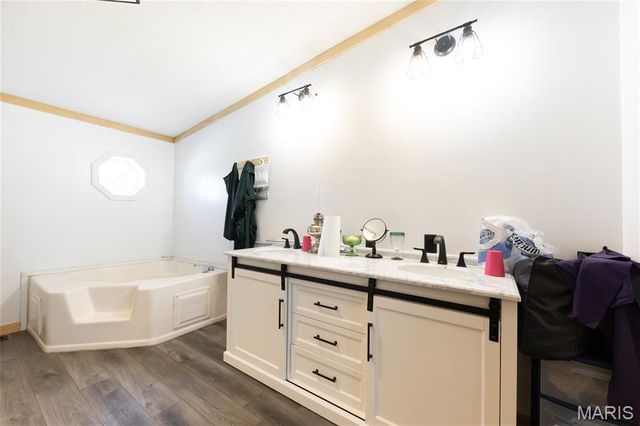 1206 Roark Drive, Summersville, MO 65571