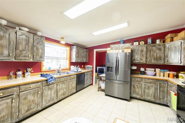 1206 Roark Drive, Summersville, MO 65571