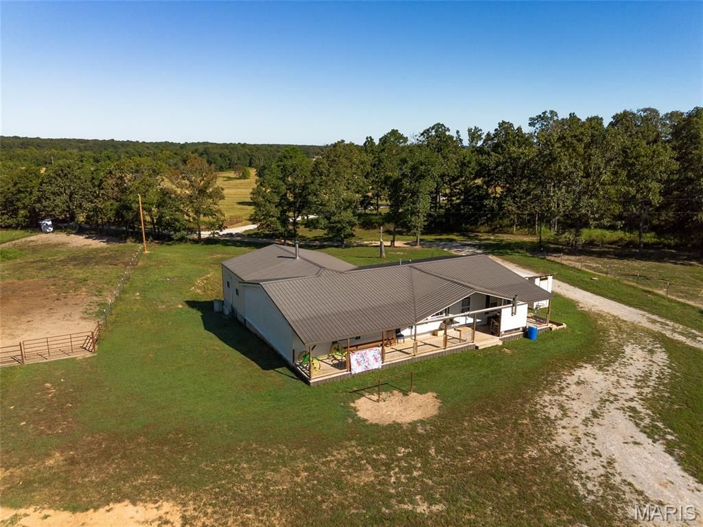 1206 Roark Drive, Summersville, MO 65571