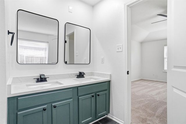 215 Willow Creek Lane, Terrell, TX 75160