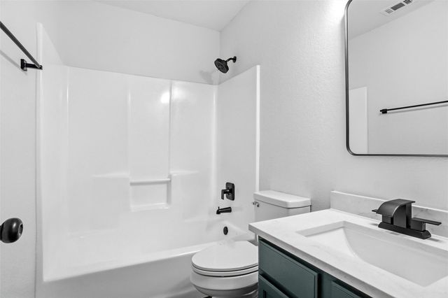 215 Willow Creek Lane, Terrell, TX 75160