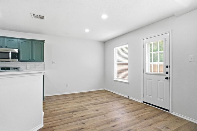 215 Willow Creek Lane, Terrell, TX 75160