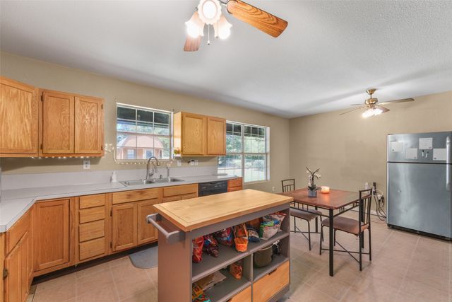 1112 Caprice Drive, Grand Saline, TX 75140