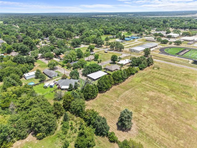 1112 Caprice Drive, Grand Saline, TX 75140