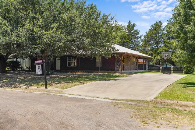1112 Caprice Drive, Grand Saline, TX 75140