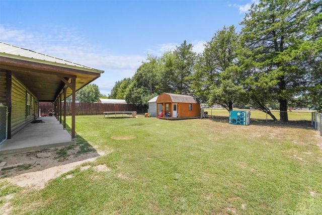 1112 Caprice Drive, Grand Saline, TX 75140