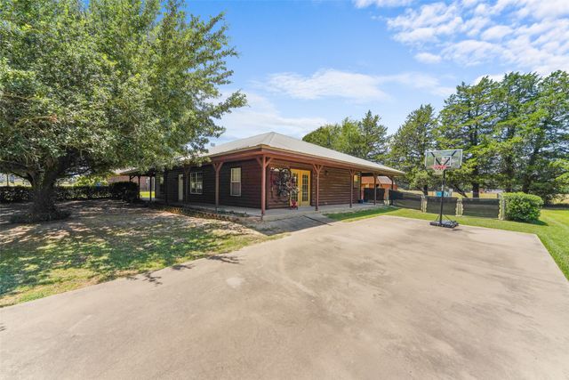 1112 Caprice Drive, Grand Saline, TX 75140