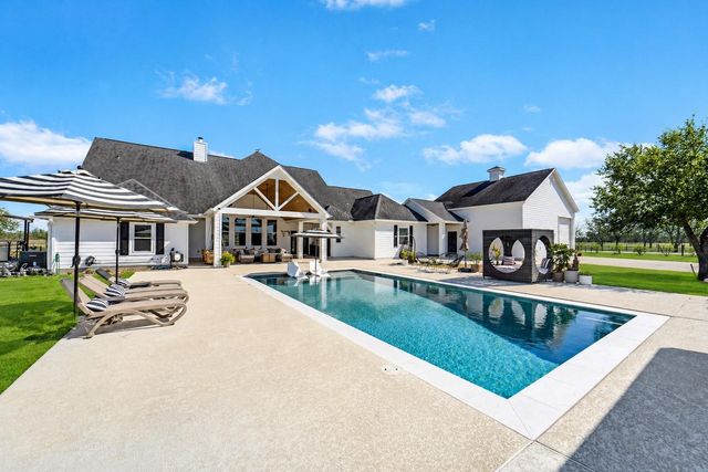 3103 Brundrett Road, Wallis, TX 77485