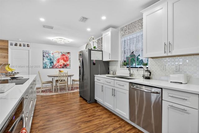 701 NW 41st Ter, Deerfield Beach, FL 33442