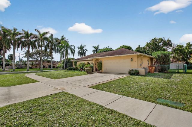701 NW 41st Ter, Deerfield Beach, FL 33442