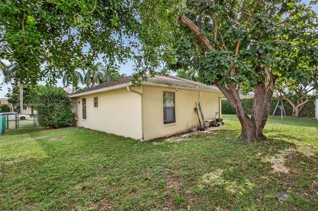 701 NW 41st Ter, Deerfield Beach, FL 33442