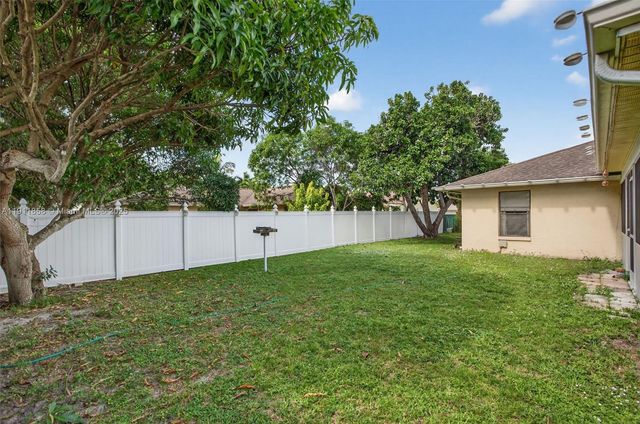 701 NW 41st Ter, Deerfield Beach, FL 33442