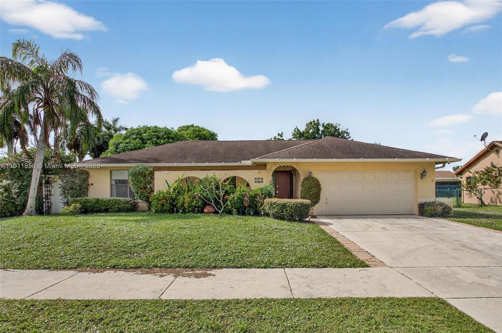 701 NW 41st Ter, Deerfield Beach, FL 33442