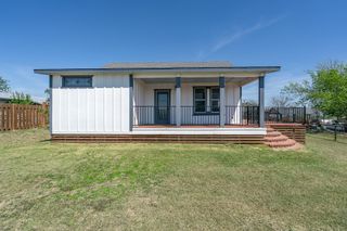302 N Austin ST, Coupland, TX 78615