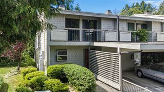22703 Lakeview Drive #E1, Mountlake Terrace, WA 98043