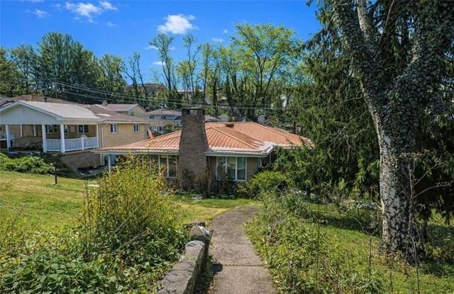 719 Locust St, Hempfield Twp, PA 15601