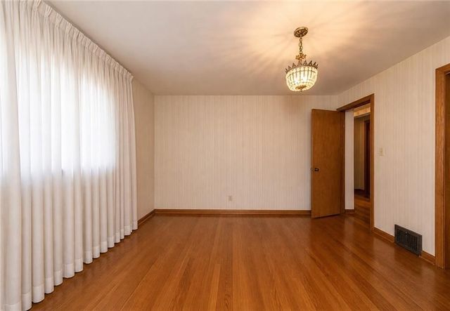 719 Locust St, Hempfield Twp, PA 15601