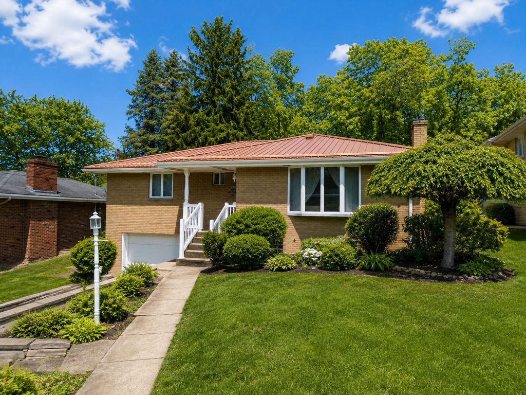 719 Locust St, Hempfield Twp, PA 15601